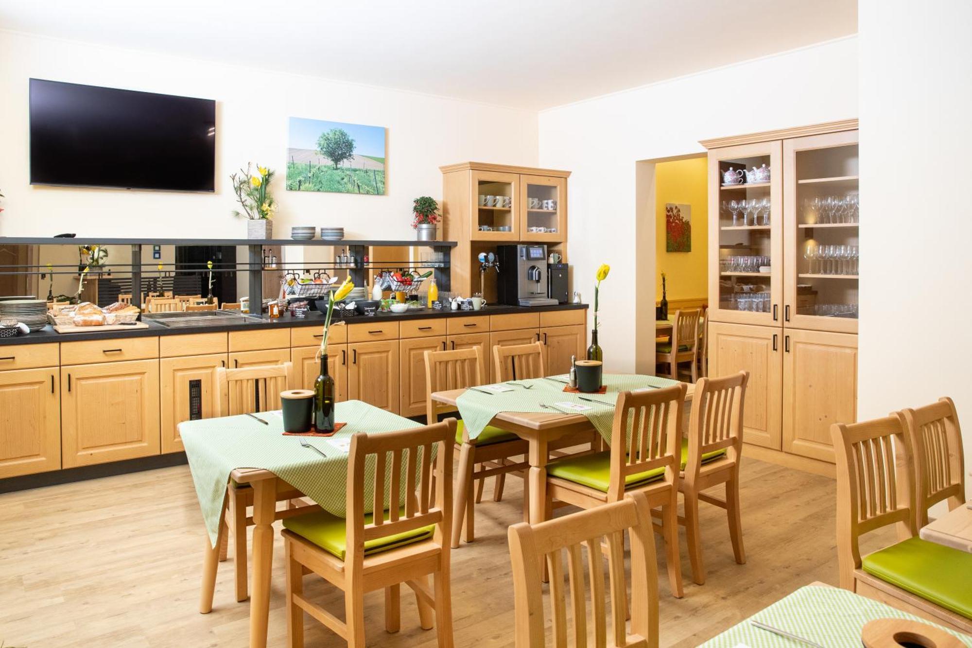 Landhaus Storch - Pension Gänserndorf Esterno foto