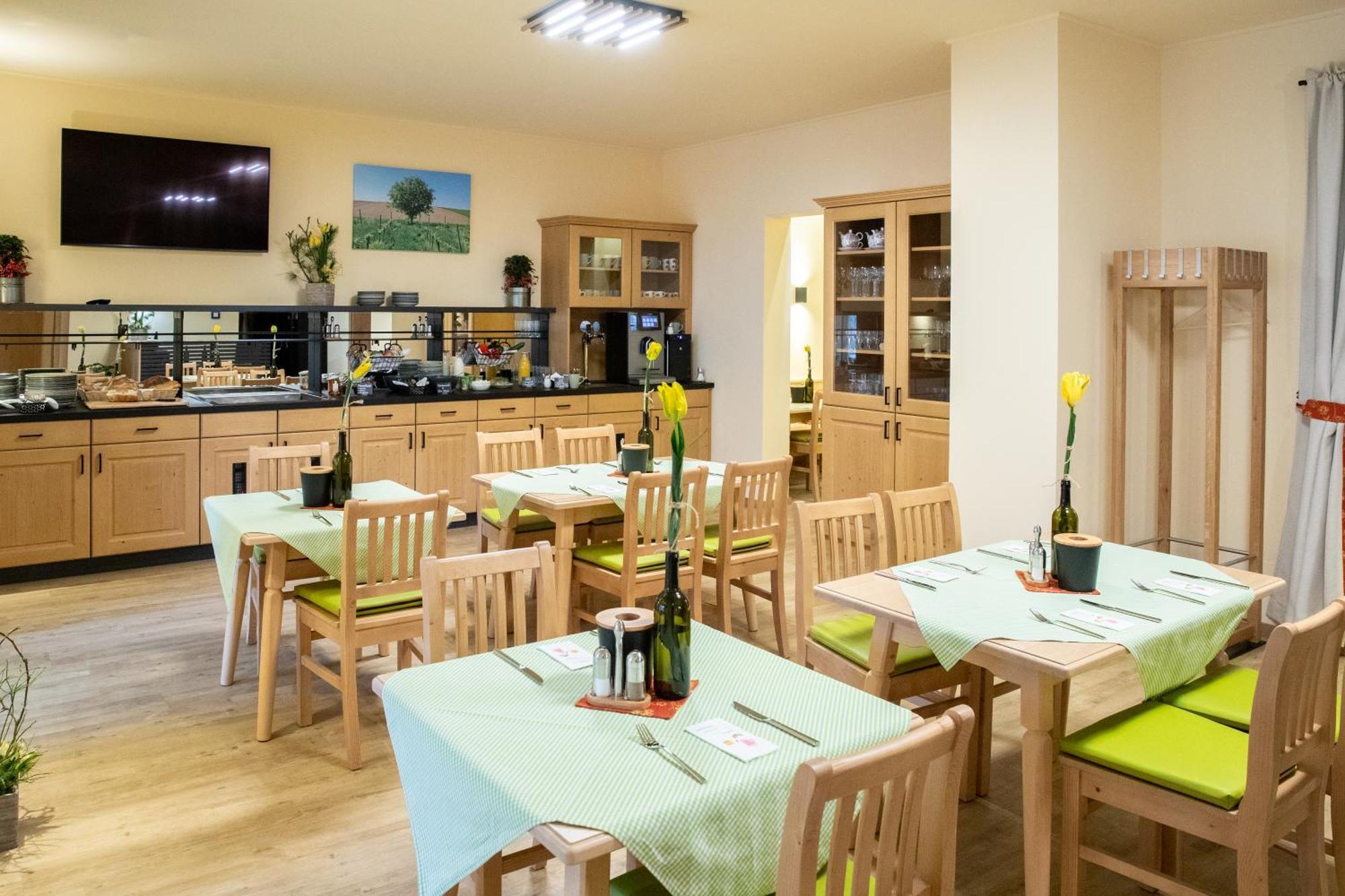 Landhaus Storch - Pension Gänserndorf Esterno foto